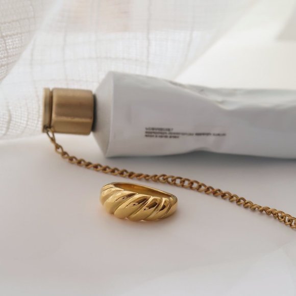 NEW 18K Gold Plated Braided Croissant Ring 0 - Picture 3 of 11